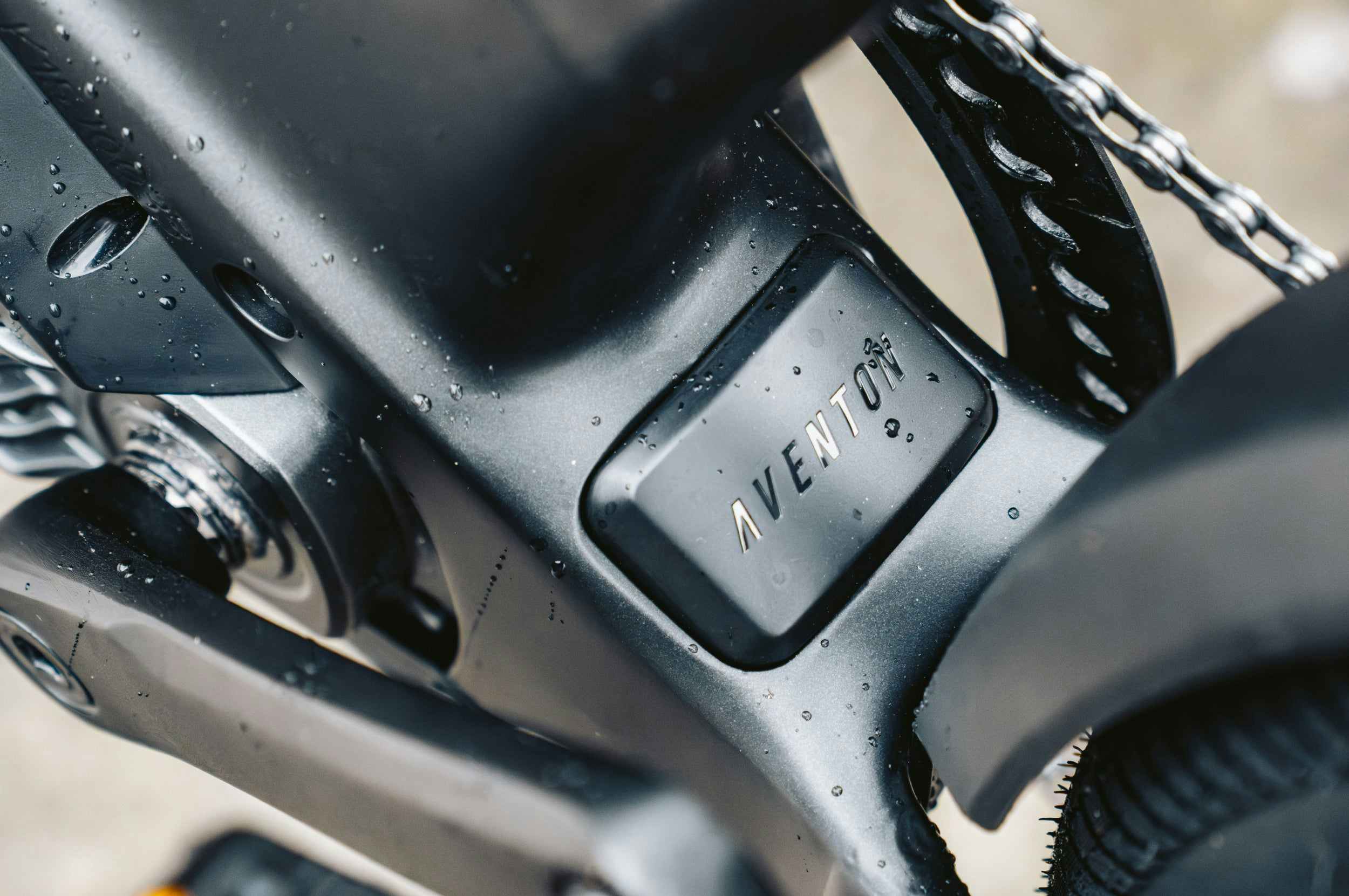 Aventon Level 4 ADV - Lifestyle 3
